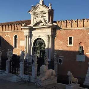 Damiana Venice
