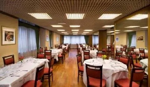 Una Hotels Century Milano 4*, Milan Italy